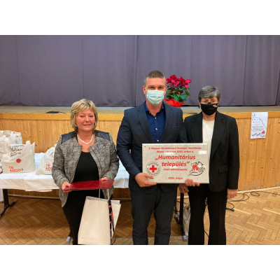 Humanitárius Település díjat adományozott a Vöröskereszt városunk részére Humanitárius Település díjat adományozott a Vöröskereszt városunk részére