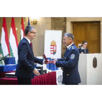 Rangos elismerésben részesült a Monori Rendőrkapitányság nyomozója Rangos elismerésben részesült a Monori Rendőrkapitányság nyomozója