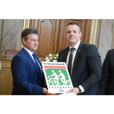 Monor is Kerékpárosbarát Település lett 2016-ban! Monor is Kerékpárosbarát Település lett 2016-ban!