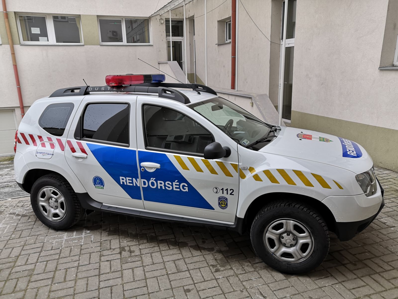 Gépjárművel támogatja az önkormányzat a monori rendőrök munkáját