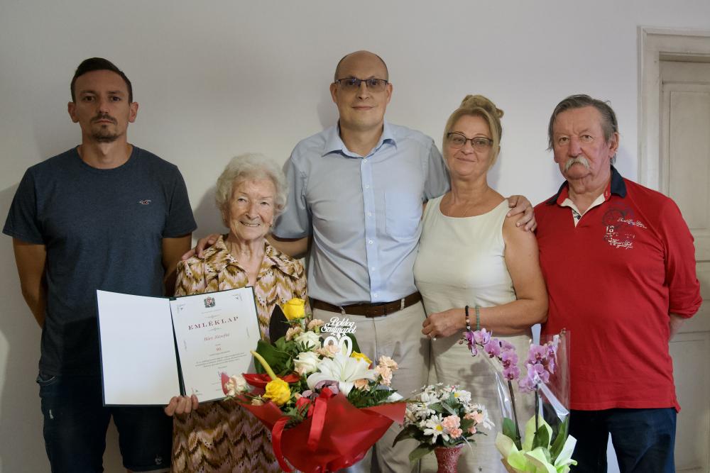 90 éves Háry Józsefné Köffer Erzsébet Mária
